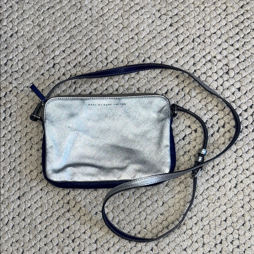 MARC by MARC JACOBS Crossbody Leather Silver Metallic Blue